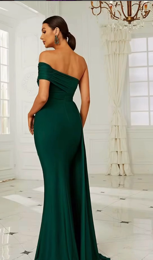 Lushlery Noir Royale Gown