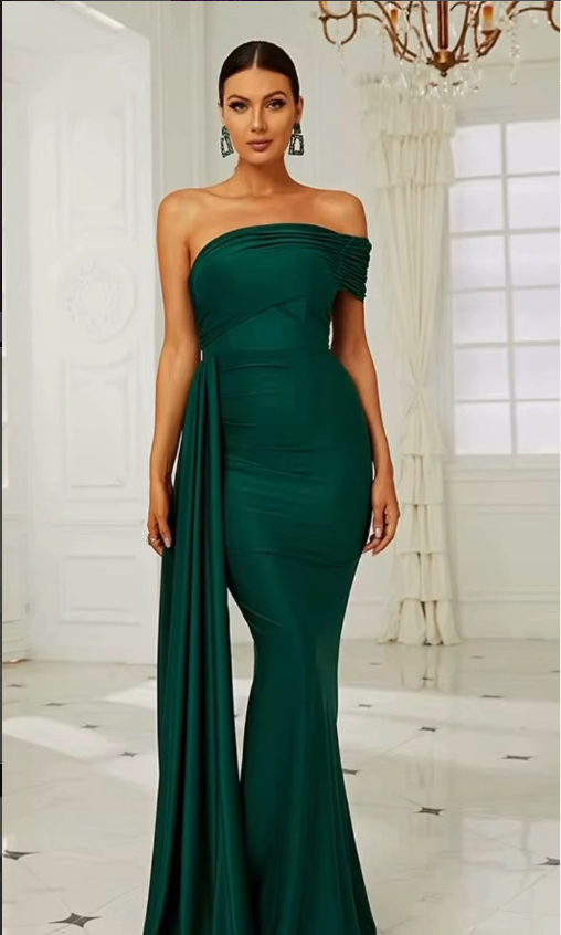 Lushlery Noir Royale Gown
