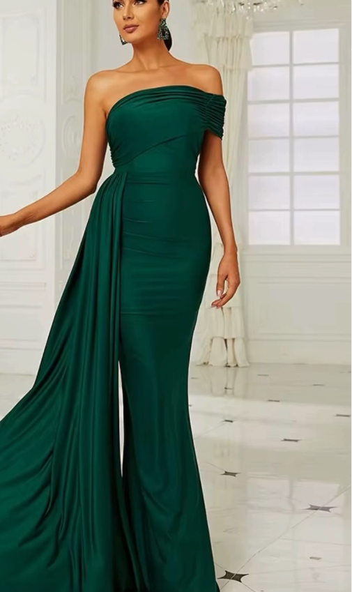 Lushlery Noir Royale Gown